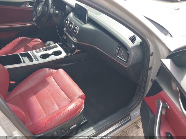 2018 Kia Stinger Gt2 მანქანა იყიდება აუქციონზე, vin: KNAE55LC0J6013627, აუქციონის ნომერი: 46034268