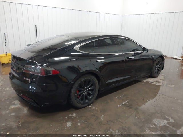 46034560 :رقم المزاد ، 5YJSA1E47JF247025 vin ، 2018 Tesla Model S 100d/75d/p100d مزاد بيع