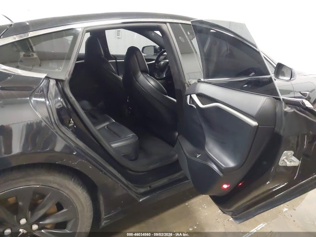 46034560 :رقم المزاد ، 5YJSA1E47JF247025 vin ، 2018 Tesla Model S 100d/75d/p100d مزاد بيع