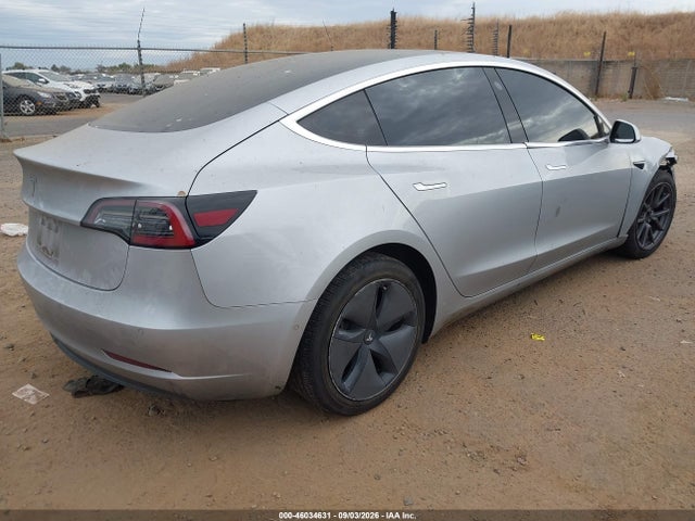 Продажа на аукционе авто 2018 Tesla Model 3 Long Range/mid Range, vin: 5YJ3E1EA5JF060705, номер лота: 46034631