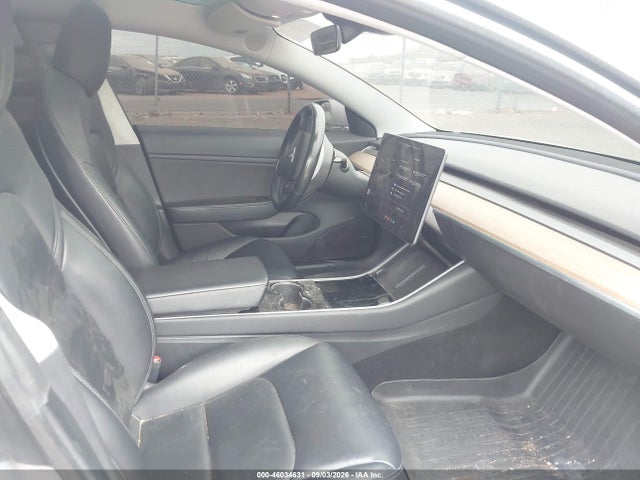 Продажа на аукционе авто 2018 Tesla Model 3 Long Range/mid Range, vin: 5YJ3E1EA5JF060705, номер лота: 46034631