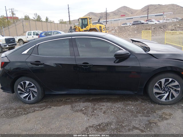 Продажа на аукционе авто 2018 Honda Civic Lx, vin: SHHFK7H25JU215037, номер лота: 46034633