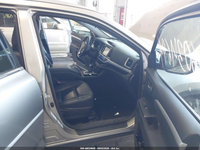 Продажа на аукционе авто 2015 Toyota Highlander Xle V6, vin: 5TDJKRFH6FS204050, номер лота: 46034699
