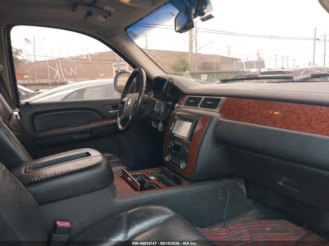 2007 Chevrolet Suburban 1500 Ltz მანქანა იყიდება აუქციონზე, vin: 1GNFK163X7R404786, აუქციონის ნომერი: 46034747