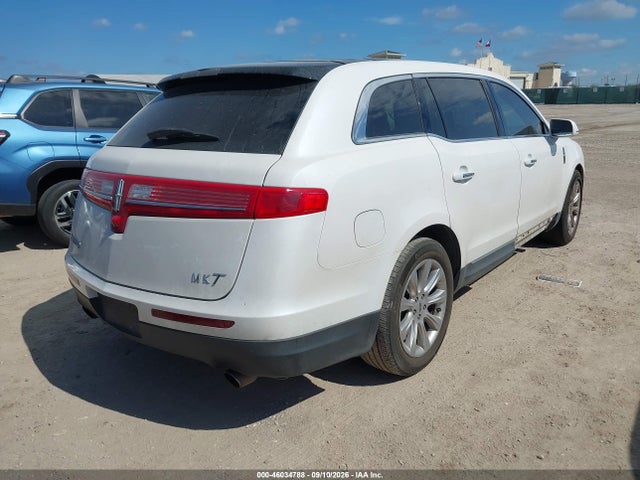 Lincoln Mkt Reserve 2018 2LMHJ5AT2JBL00452 Image 4
