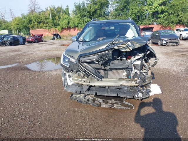 46034885 :رقم المزاد ، JF2SKARC0NH422821 vin ، 2022 Subaru Forester Touring مزاد بيع
