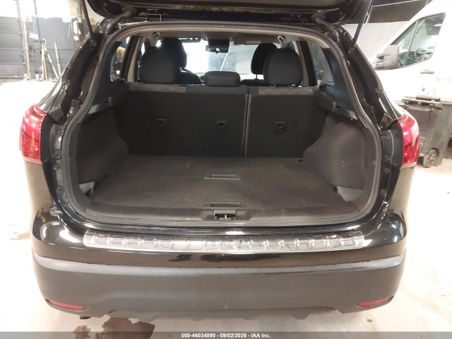 2017 Nissan Rogue Sport Sv მანქანა იყიდება აუქციონზე, vin: JN1BJ1CR8HW131937, აუქციონის ნომერი: 46034890