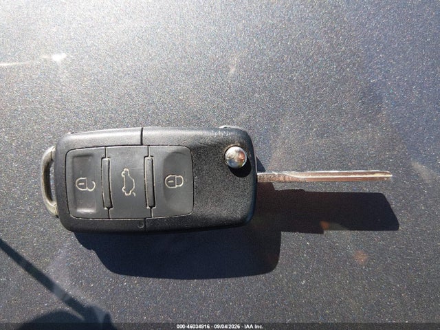 2006 Volkswagen New Beetle 2.5 მანქანა იყიდება აუქციონზე, vin: 3VWRG31C66M410494, აუქციონის ნომერი: 46034916