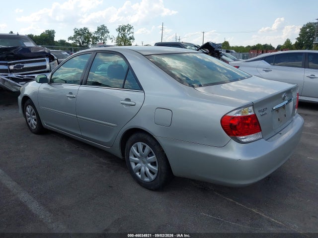 2005 Toyota Camry Le მანქანა იყიდება აუქციონზე, vin: 4T1BE32K85U565988, აუქციონის ნომერი: 46034921