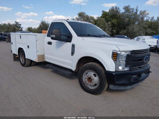 46034958 :رقم المزاد ، 1FDRF3G69KEF86149 vin ، 2019 Ford F-350 Chassis Xl مزاد بيع