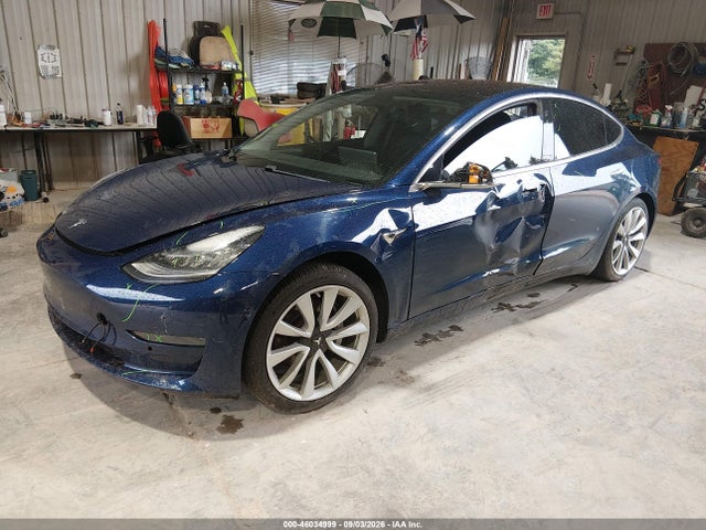 Tesla Model 3 Long Range/mid Range 2018 5YJ3E1EA1JF042699 Image 2