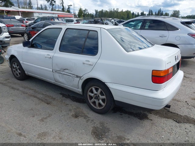 1997 Volkswagen Jetta Gls მანქანა იყიდება აუქციონზე, vin: 3VWSA81H3VM118196, აუქციონის ნომერი: 46035041