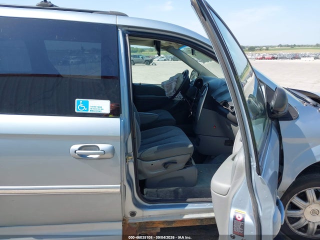 Продаж на аукціоні авто 2005 Chrysler Town & Country Touring, vin: 2C8GP54L95R275776, номер лоту: 46035108