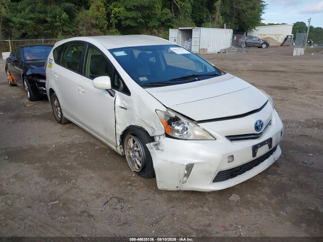46035136 :رقم المزاد ، JTDZN3EUXE3317196 vin ، 2014 Toyota Prius V Two مزاد بيع