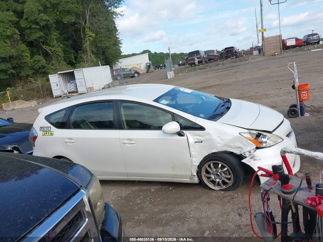 Продажа на аукционе авто 2014 Toyota Prius V Two, vin: JTDZN3EUXE3317196, номер лота: 46035136