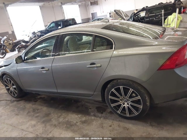 46035152 :رقم المزاد ، LYV402TM9JB174083 vin ، 2018 Volvo S60 Inscription T5 Platinum مزاد بيع