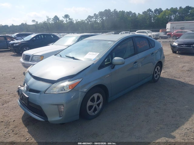 Toyota Prius Two 2014 JTDKN3DU8E1782882 Image 2