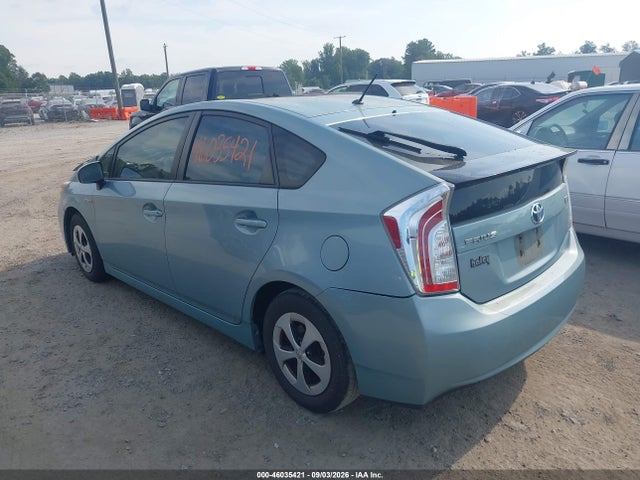 Toyota Prius Two 2014 JTDKN3DU8E1782882 Image 3