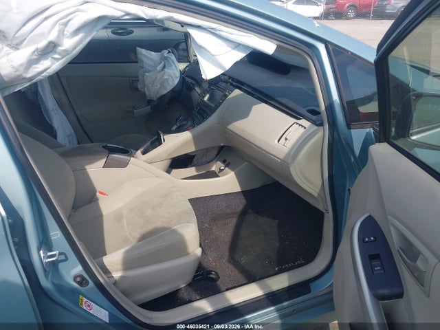 Toyota Prius Two 2014 JTDKN3DU8E1782882 Image 5