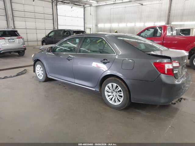 46035465 :رقم المزاد ، 4T4BF1FK7ER359286 vin ، 2014 Toyota Camry Le مزاد بيع
