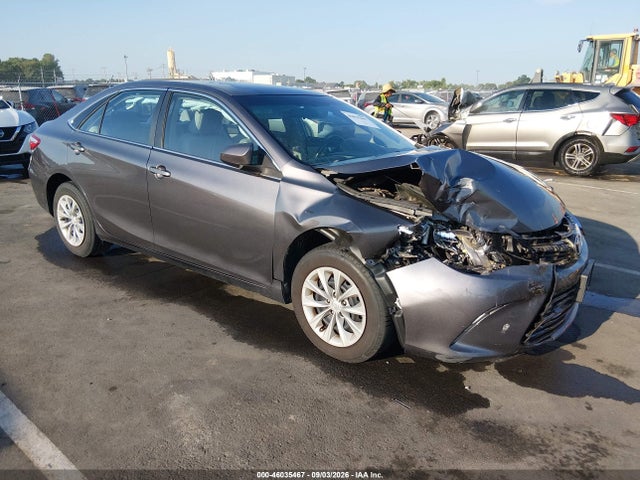 2016 Toyota Camry Le მანქანა იყიდება აუქციონზე, vin: 4T4BF1FK3GR519327, აუქციონის ნომერი: 46035467