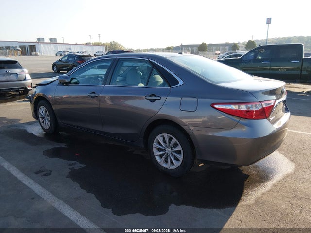 2016 Toyota Camry Le მანქანა იყიდება აუქციონზე, vin: 4T4BF1FK3GR519327, აუქციონის ნომერი: 46035467