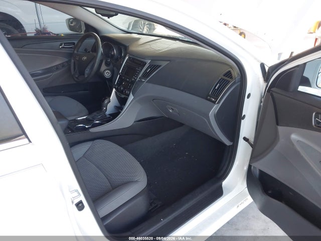 2014 Hyundai Sonata Gls მანქანა იყიდება აუქციონზე, vin: 5NPEB4AC7EH827469, აუქციონის ნომერი: 46035520