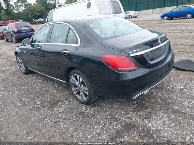 2021 Mercedes-benz C 300 4matic მანქანა იყიდება აუქციონზე, vin: W1KWF8EB0MR650147, აუქციონის ნომერი: 46035639