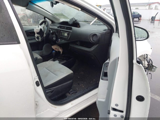 2014 Toyota Prius C One მანქანა იყიდება აუქციონზე, vin: JTDKDTB34E1571515, აუქციონის ნომერი: 46035746