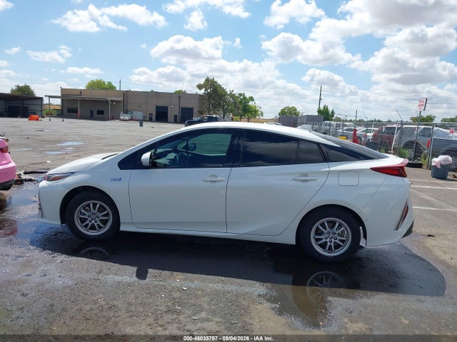 46035797 :رقم المزاد ، JTDKARFP8H3059595 vin ، 2017 Toyota Prius Prime Advanced مزاد بيع