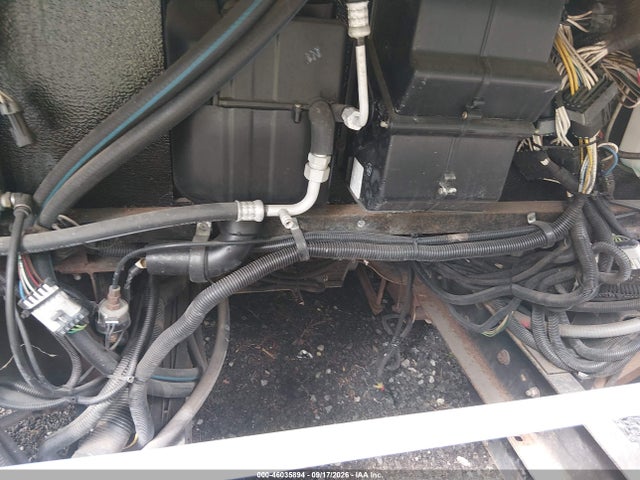 2004 Freightliner Chassis X Line Motor Home მანქანა იყიდება აუქციონზე, vin: 4UZAAHBS24CM94084, აუქციონის ნომერი: 46035894