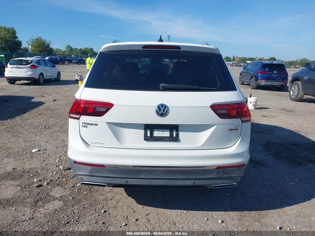 46036009 :رقم المزاد ، 3VV4B7AXXJM077863 vin ، 2018 Volkswagen Tiguan Sel Premium مزاد بيع