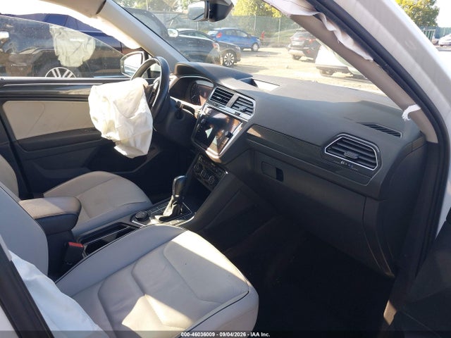 46036009 :رقم المزاد ، 3VV4B7AXXJM077863 vin ، 2018 Volkswagen Tiguan Sel Premium مزاد بيع