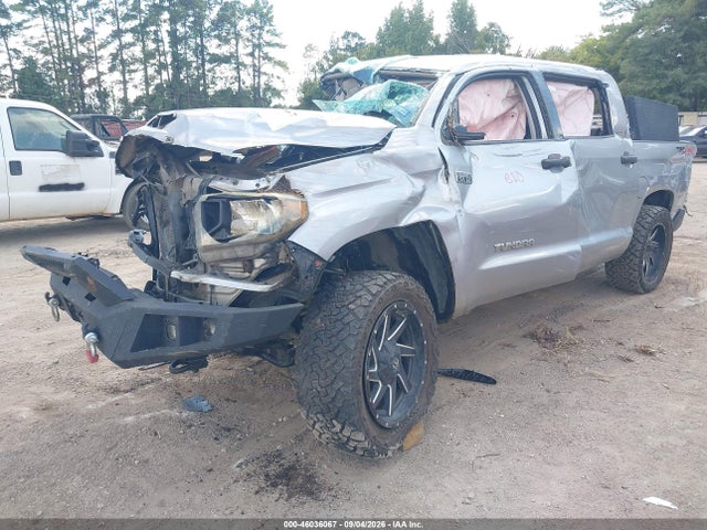 Продаж на аукціоні авто 2017 Toyota Tundra Sr5 5.7l V8, vin: 5TFDW5F14HX665192, номер лоту: 46036067