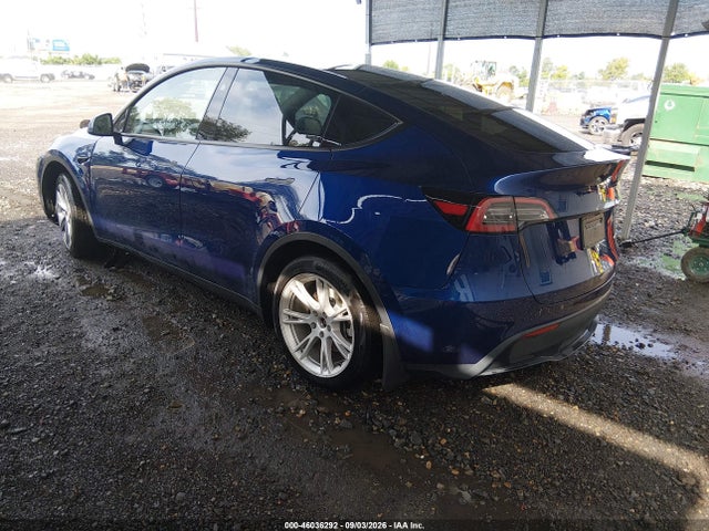 Продаж на аукціоні авто 2023 Tesla Model Y Awd/long Range Dual Motor All-wheel Drive, vin: 7SAYGDEEXPA144810, номер лоту: 46036292