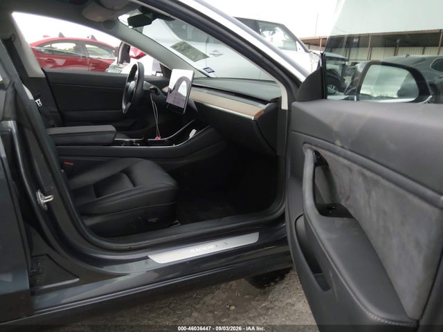 5YJ3E1EA2JF018900 Tesla Model 3 Long Range/mid Range