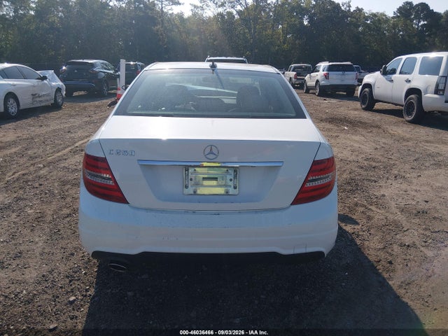 2014 Mercedes-benz C 250 Sport მანქანა იყიდება აუქციონზე, vin: WDDGF4HB9EA928181, აუქციონის ნომერი: 46036466