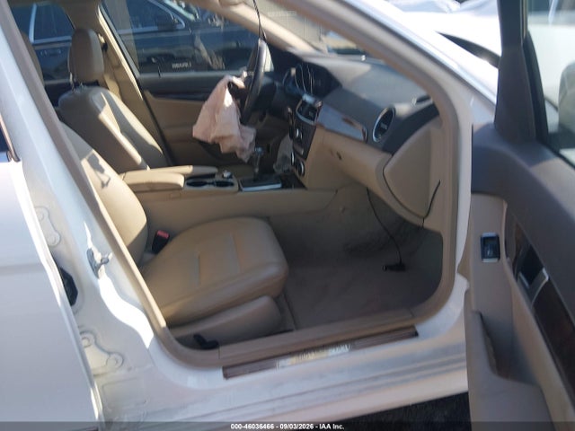 2014 Mercedes-benz C 250 Sport მანქანა იყიდება აუქციონზე, vin: WDDGF4HB9EA928181, აუქციონის ნომერი: 46036466