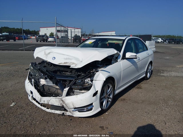 2014 Mercedes-benz C 250 Sport მანქანა იყიდება აუქციონზე, vin: WDDGF4HB9EA928181, აუქციონის ნომერი: 46036466