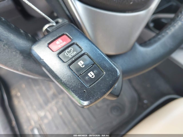 2018 Toyota Rav4 Limited მანქანა იყიდება აუქციონზე, vin: 2T3YFREV6JW443860, აუქციონის ნომერი: 46036528
