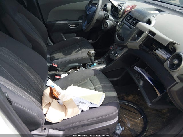 46036577 :رقم المزاد ، 1G1JC5SH1F4177727 vin ، 2015 Chevrolet Sonic Lt Auto مزاد بيع