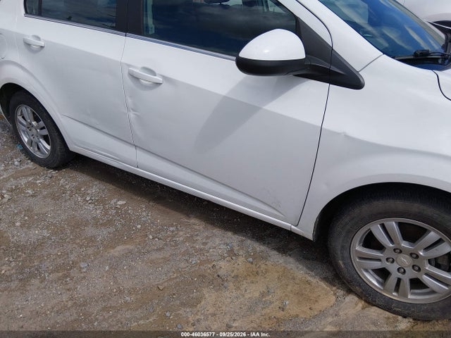 46036577 :رقم المزاد ، 1G1JC5SH1F4177727 vin ، 2015 Chevrolet Sonic Lt Auto مزاد بيع