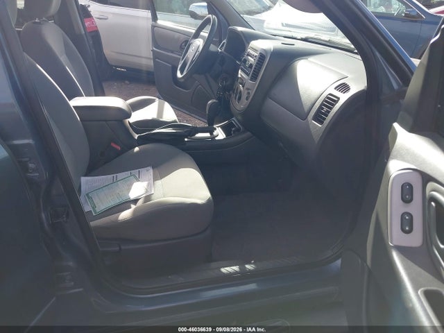 2005 Ford Escape Xlt მანქანა იყიდება აუქციონზე, vin: 1FMYU93105KC30001, აუქციონის ნომერი: 46036639