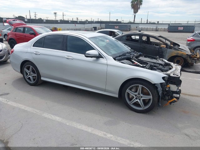 2019 WDDZF4JB6KA513138 main image