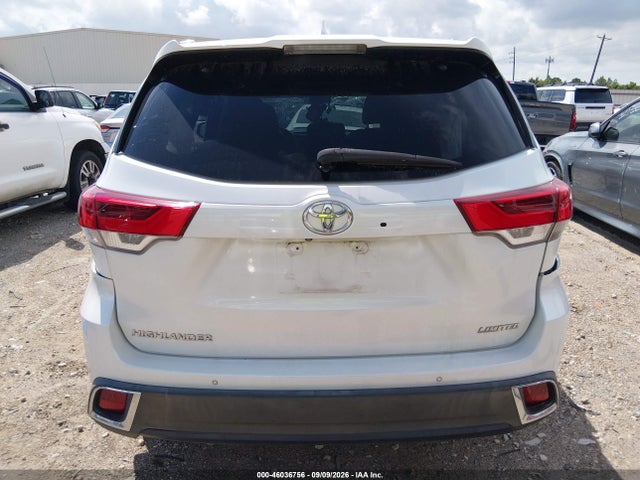 Toyota Highlander Limited 2017 5TDYZRFH6HS228782 Image 17