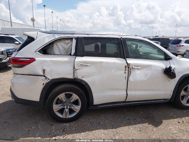 Toyota Highlander Limited 2017 5TDYZRFH6HS228782 Image 18