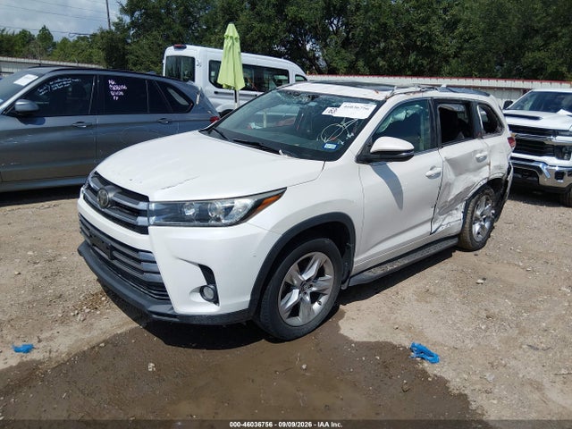 Toyota Highlander Limited 2017 5TDYZRFH6HS228782 Image 2