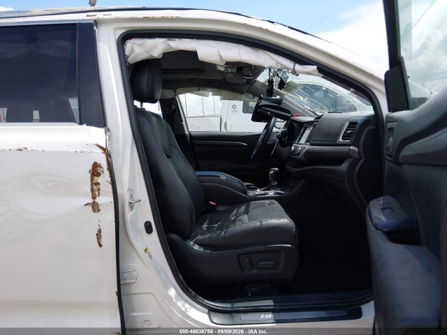 Toyota Highlander Limited 2017 5TDYZRFH6HS228782 Image 5