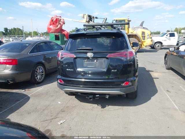 2018 Toyota Rav4 Xle მანქანა იყიდება აუქციონზე, vin: 2T3WFREV5JW442156, აუქციონის ნომერი: 46036869