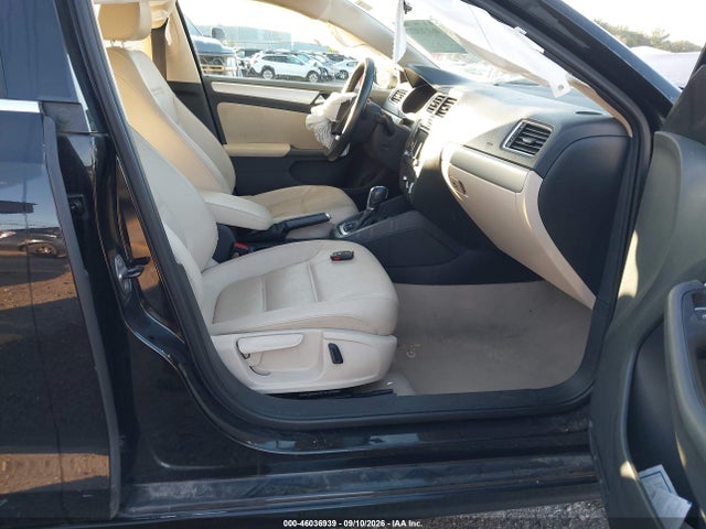 2014 Volkswagen Jetta 1.8t Se მანქანა იყიდება აუქციონზე, vin: 3VWD07AJ0EM383683, აუქციონის ნომერი: 46036939